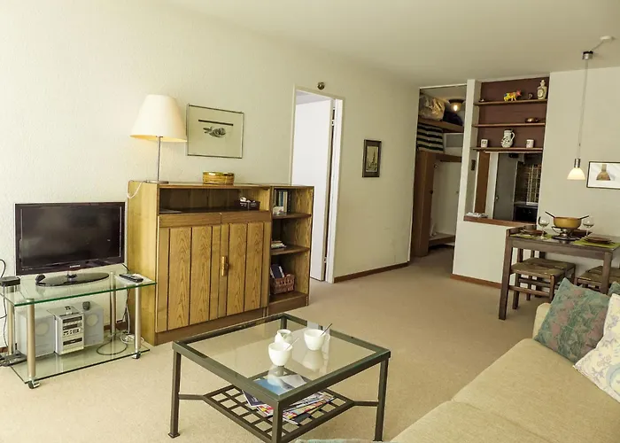 Jeanne D'arc Apt- E-38 By Interhome